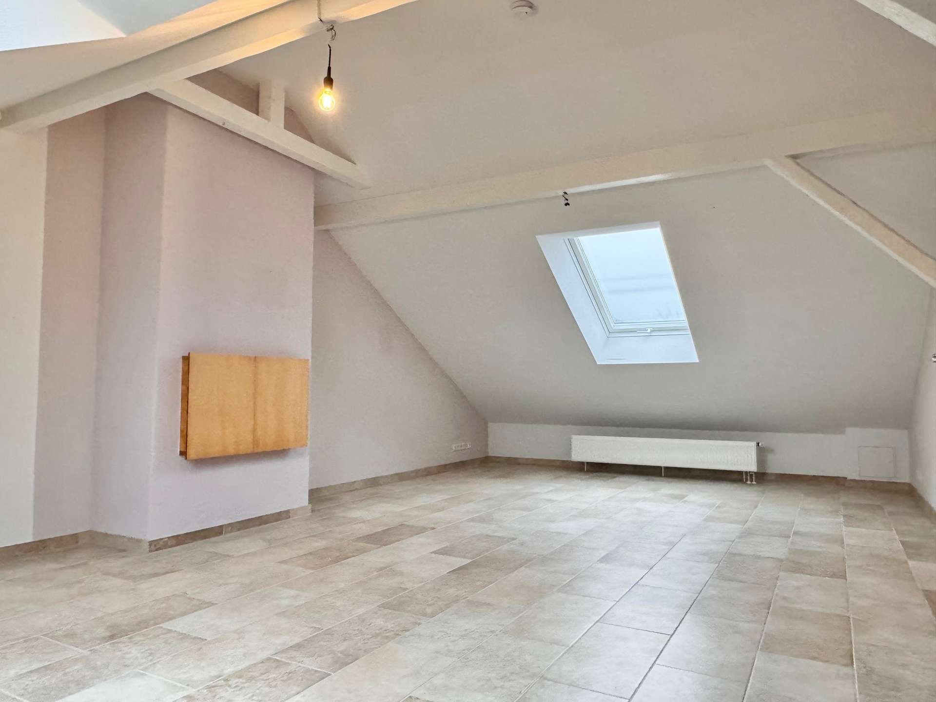 SEHR GEPFLEGT, Stellplatz oder Garage m&ouml;glich, ruhige Lage